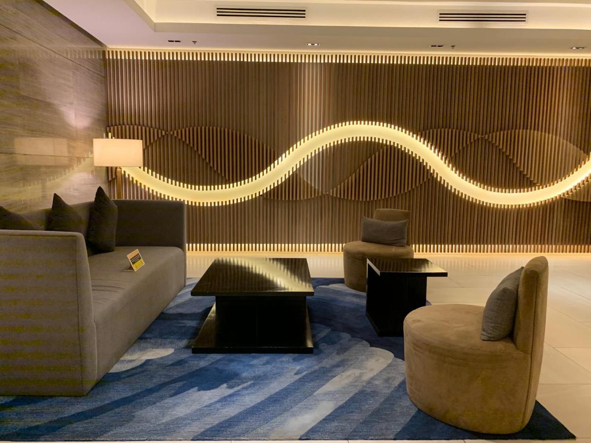 Mactan Newtown Deluxe Island Breeze Apartment มักตัน ภายนอก รูปภาพ