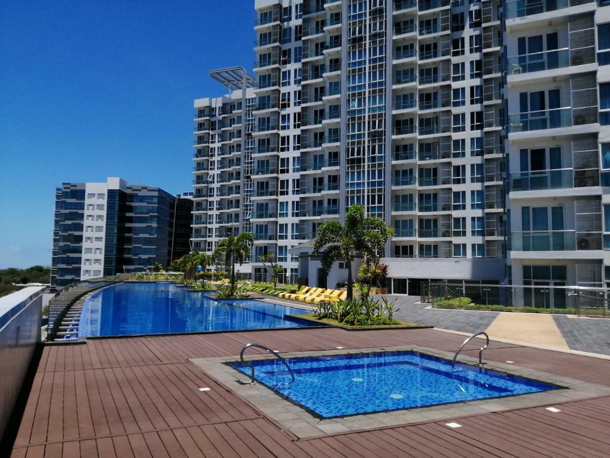 Mactan Newtown Deluxe Island Breeze Apartment มักตัน ภายนอก รูปภาพ