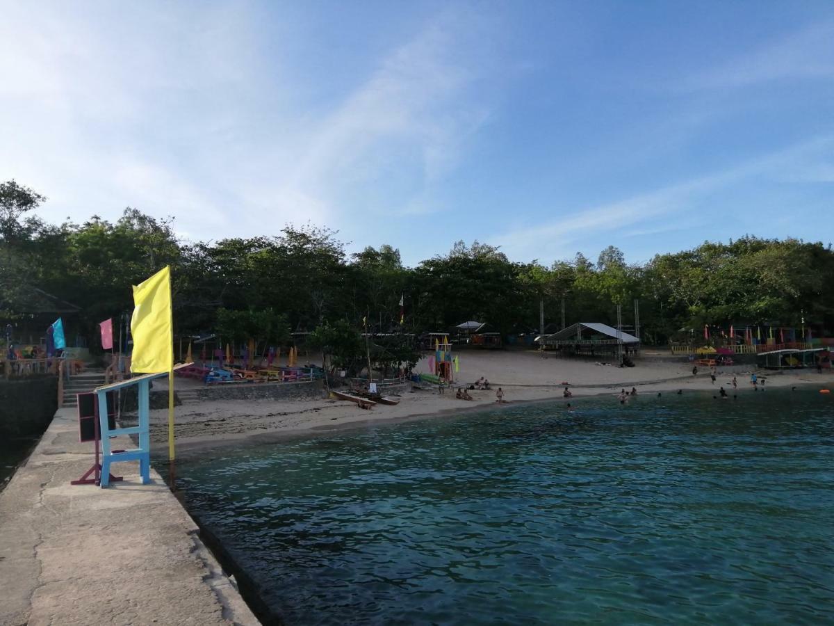 Mactan Newtown Deluxe Island Breeze Apartment มักตัน ภายนอก รูปภาพ