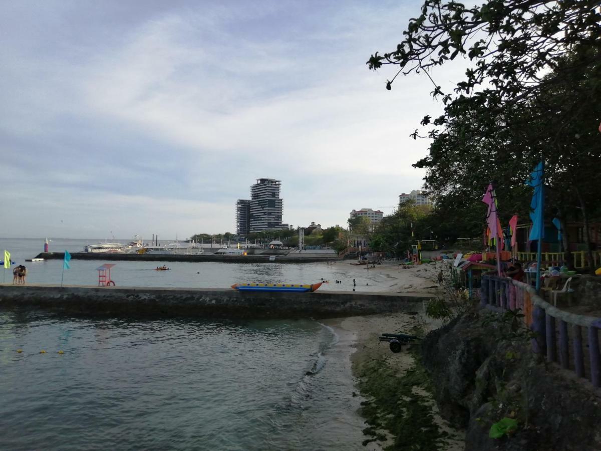 Mactan Newtown Deluxe Island Breeze Apartment มักตัน ภายนอก รูปภาพ